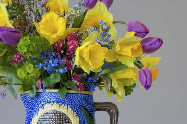 Spring flower bouquet in vase
